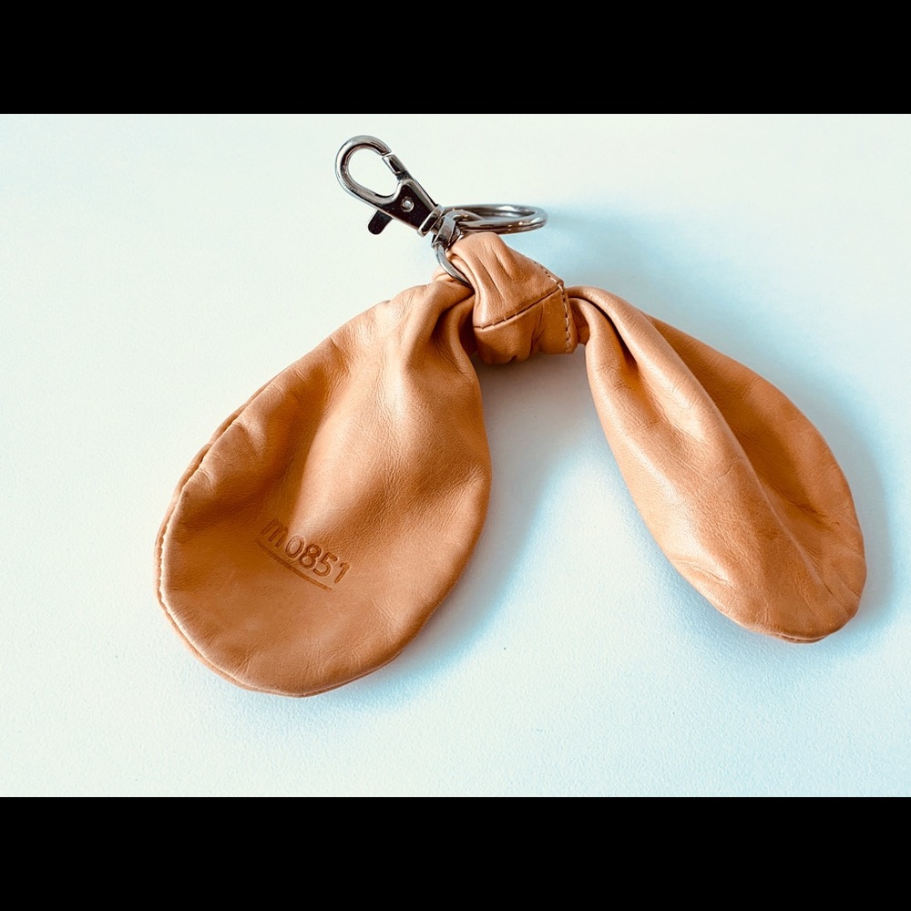 M0851 leather key chain